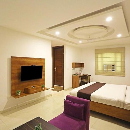 Hotel Urban Luxury New Delhi Exterior photo
